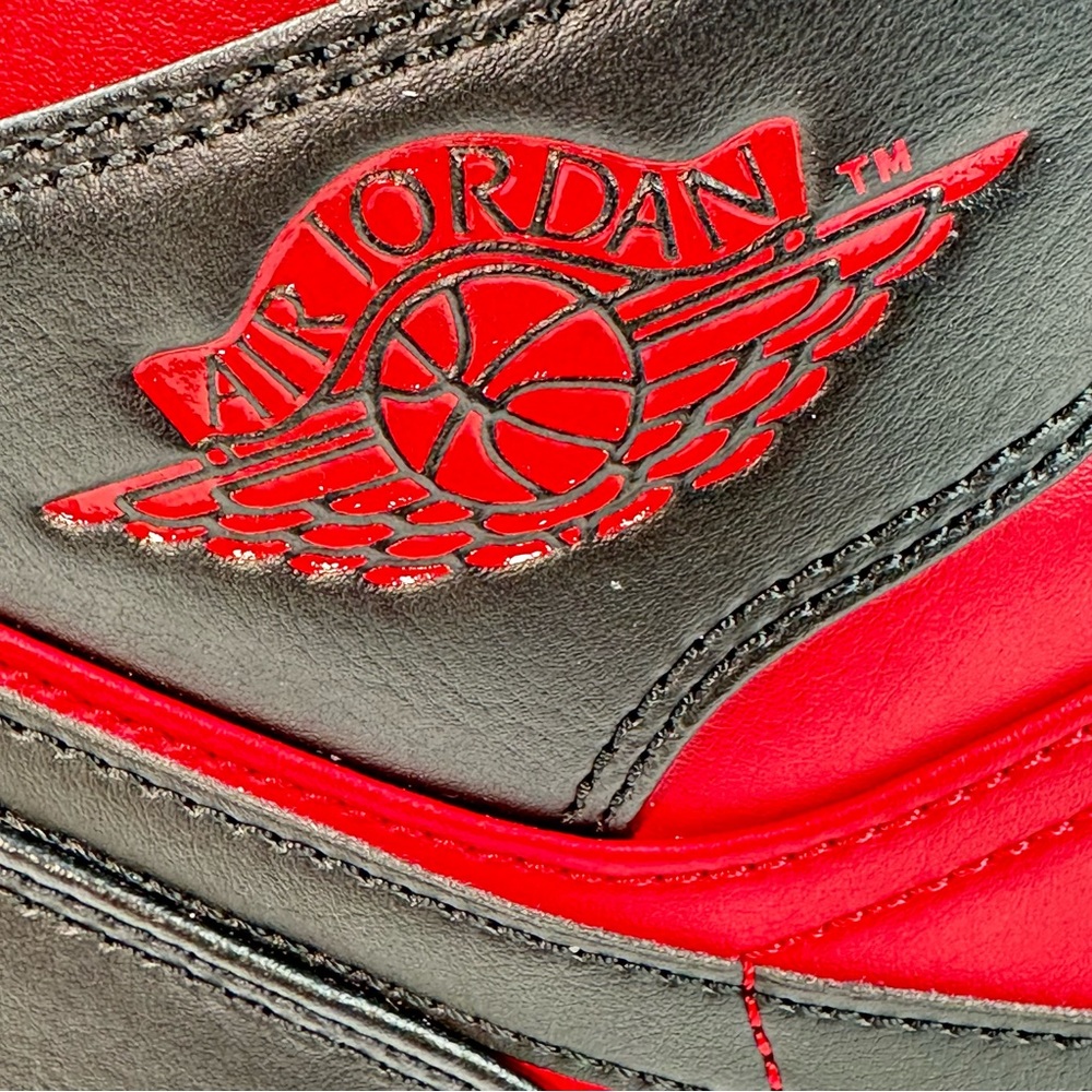 Men’s Nike Air Jordan 1 Mid Reverse BRED Black Red White Shoes 554724-660 - Picture 4 of 9